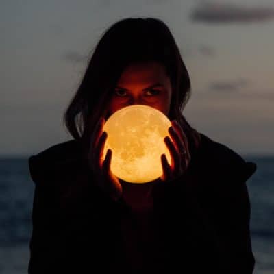 5 Best Practices to Manifest During a Full Moon